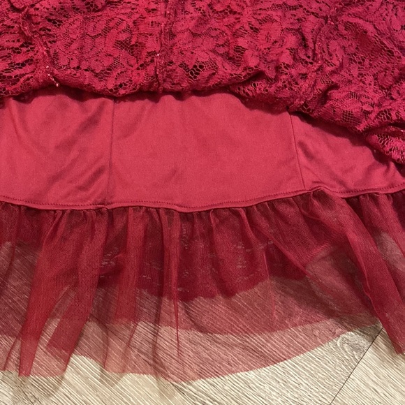 Francesca’s red lace dress - Picture 4 of 6